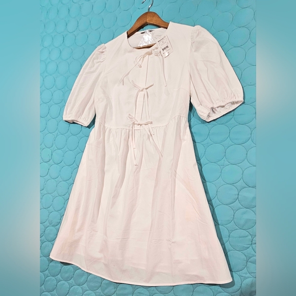 Pretty Garden White Babydoll Puff Sleeves‎ Dress w Pockets Size M NWT - Picture 2 of 12